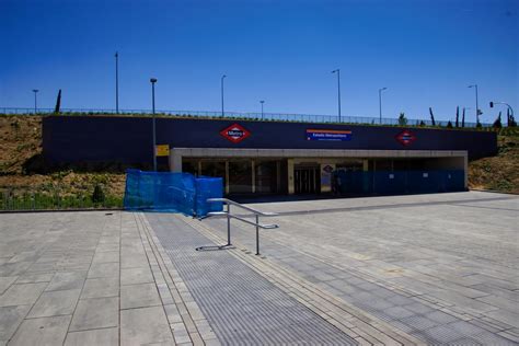 estadio metropolitano metro station